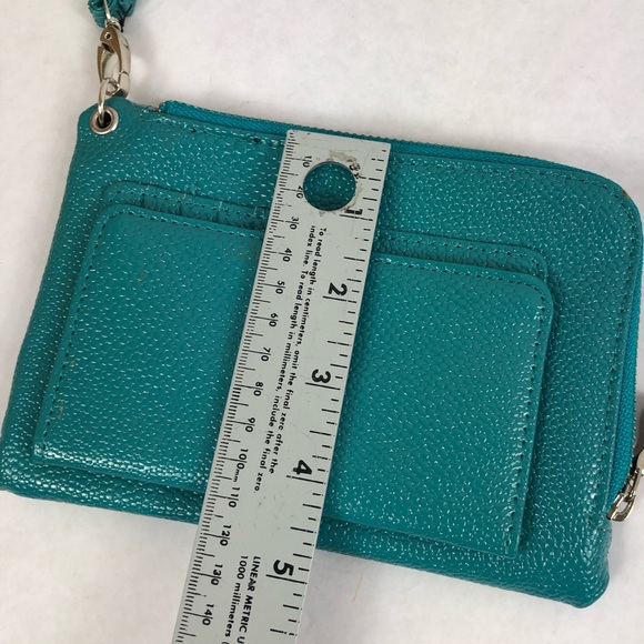 Metropolitan Mobility Smartphone Wristlet - Picture 6 of 6